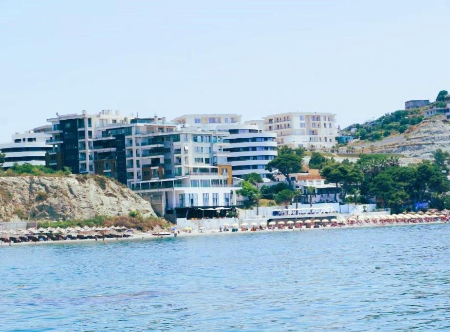 Sea&Sun&Sand Luxury Apartment In ドゥラス エクステリア 写真
