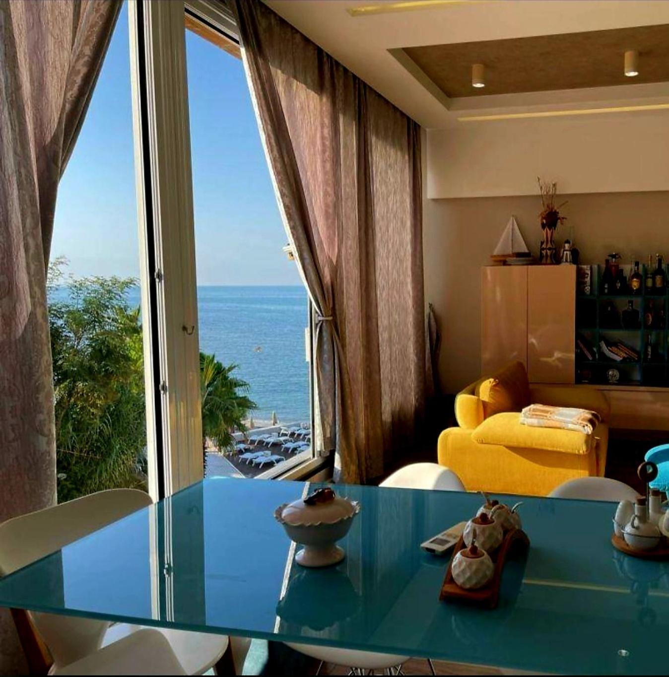 Sea&Sun&Sand Luxury Apartment In ドゥラス エクステリア 写真