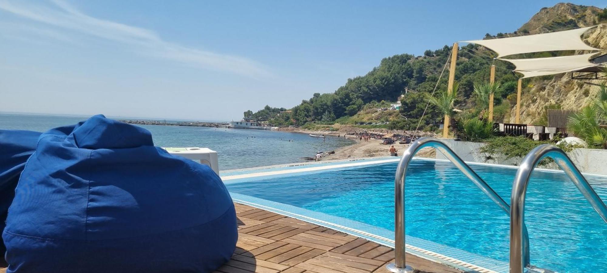 Sea&Sun&Sand Luxury Apartment In ドゥラス エクステリア 写真